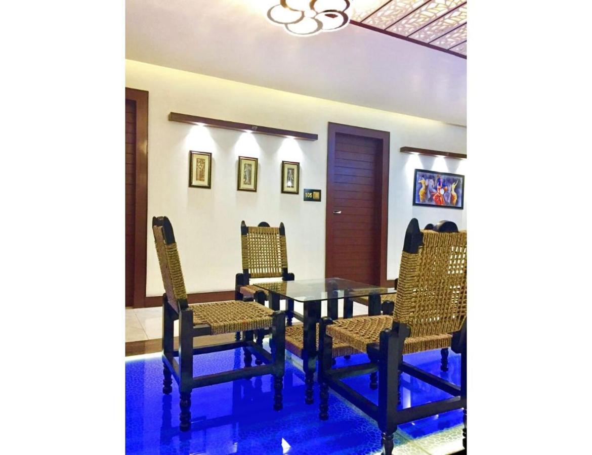 Hotel The Royal, Sehore Buitenkant foto