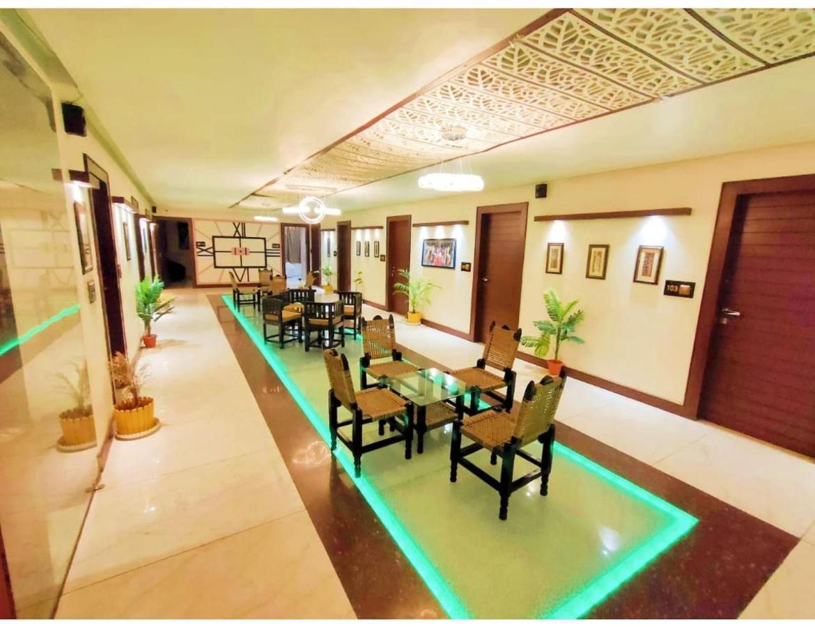 Hotel The Royal, Sehore Buitenkant foto