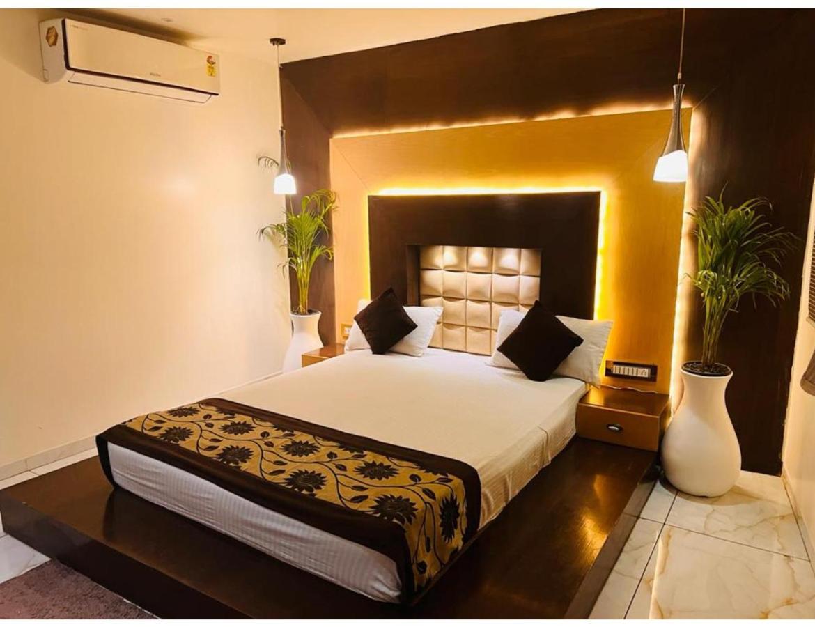 Hotel The Royal, Sehore Buitenkant foto